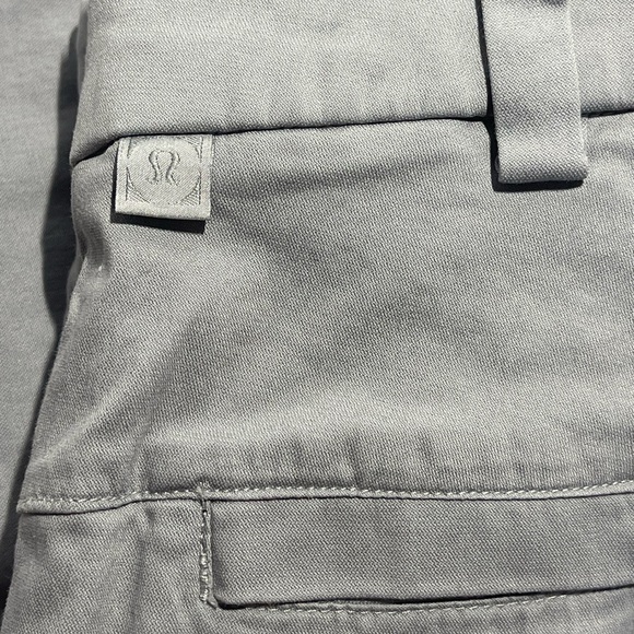 Lululemon Men’s Commission Classic Stretch Pants Gray welt pockets Size 34 x 26 - Picture 4 of 8